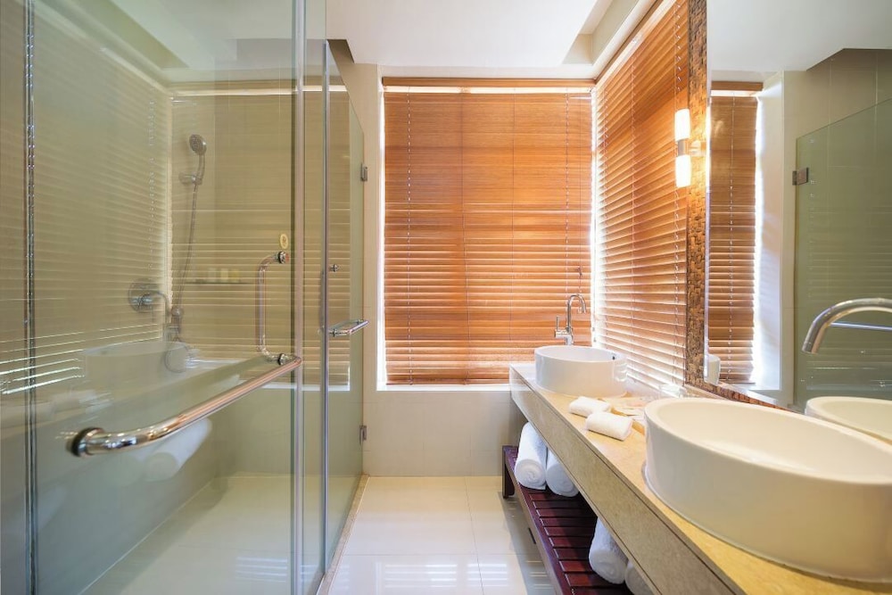 Grand Mercure Sanya Yalong Bay 37/38