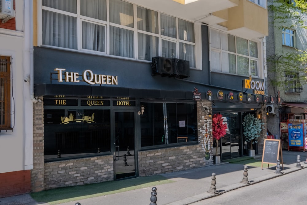 The Queen Hotel 5/67
