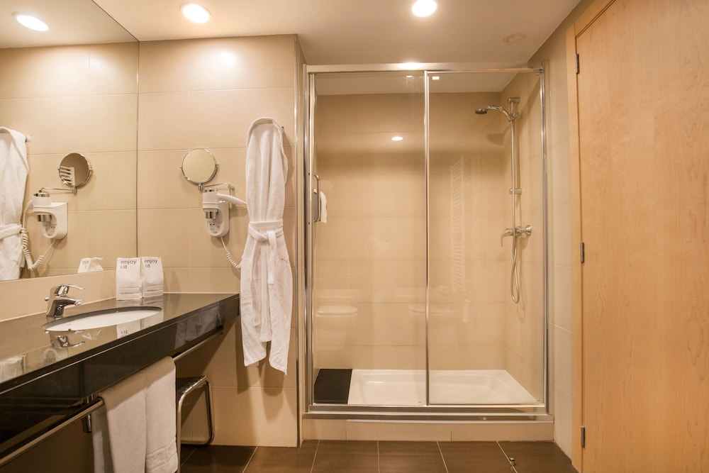 Yomo Centric Hotel 49/50