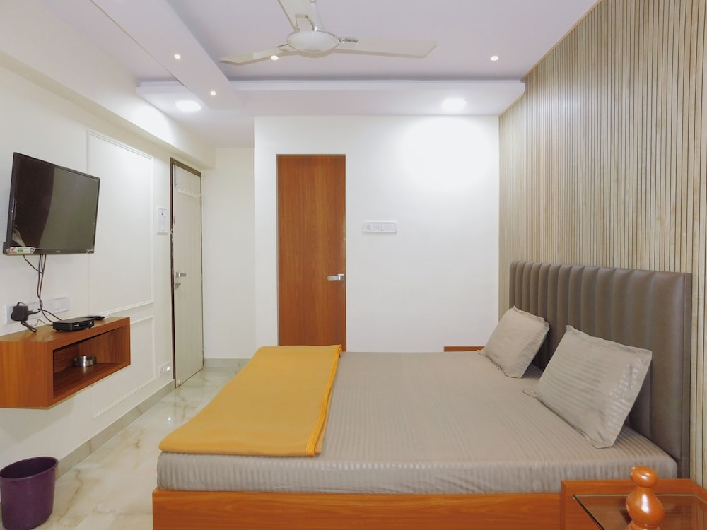 Hotel Nest Inn Malad 31/44