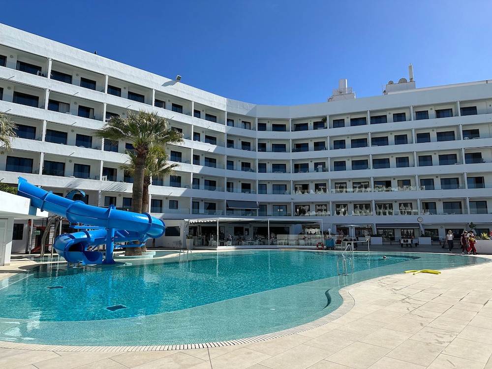 Perla Gris Aparthotel 5/68
