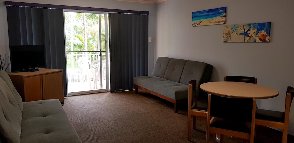 Rainbow Sands Resort 11/29