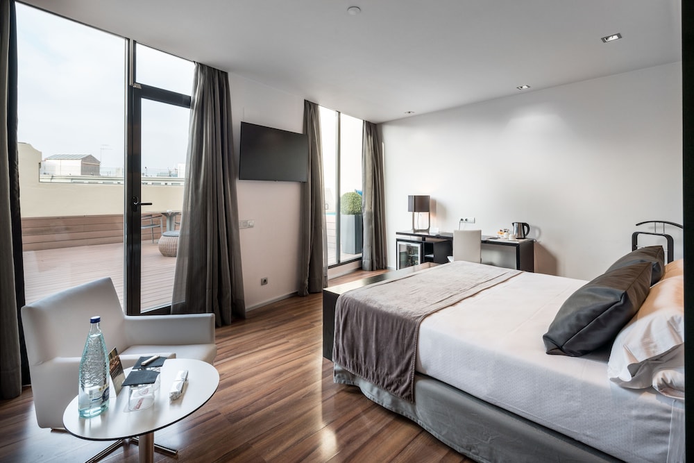 Deluxe, King Bed, Private Poolterrace