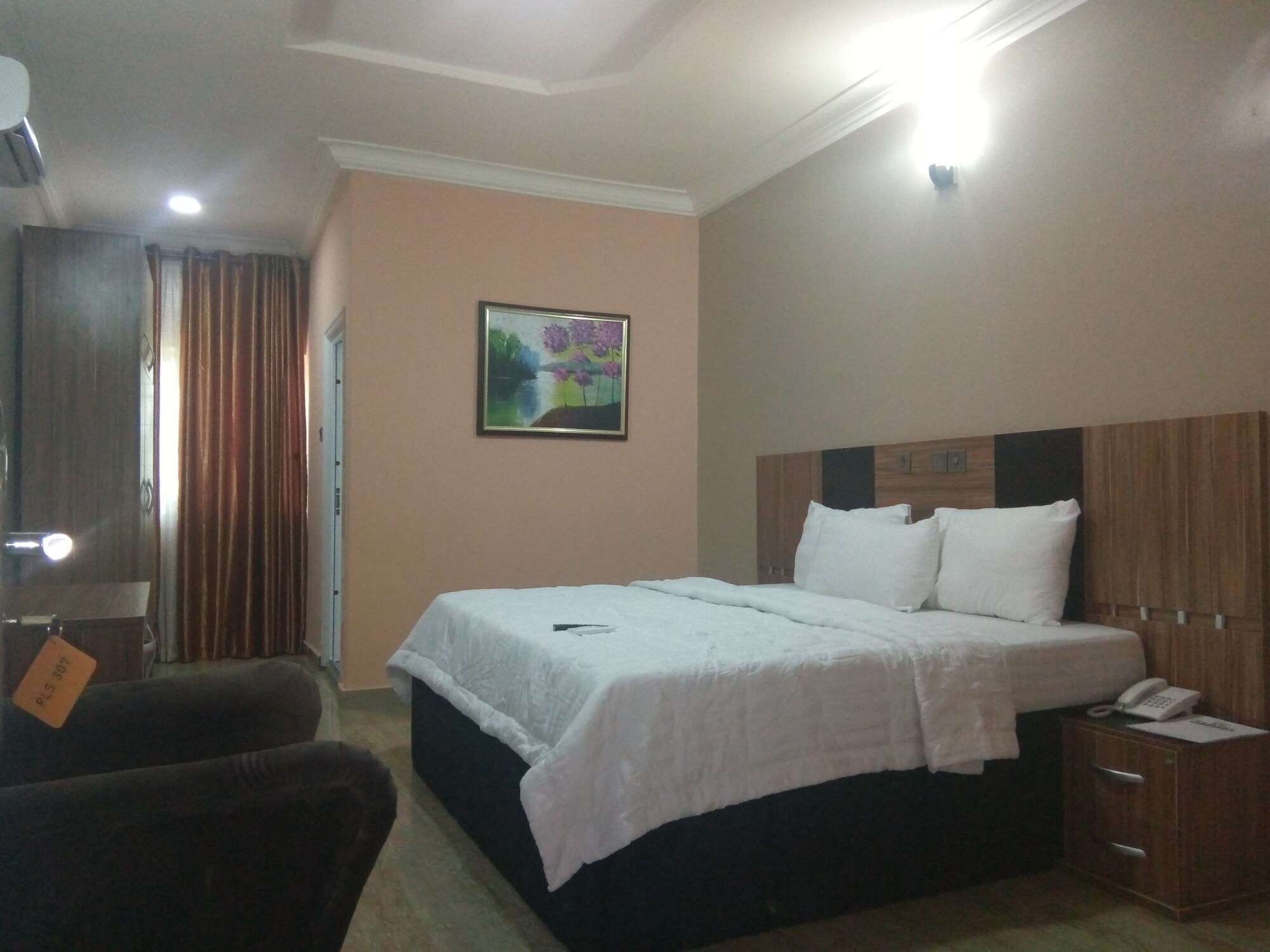 STANDARD, KING BED