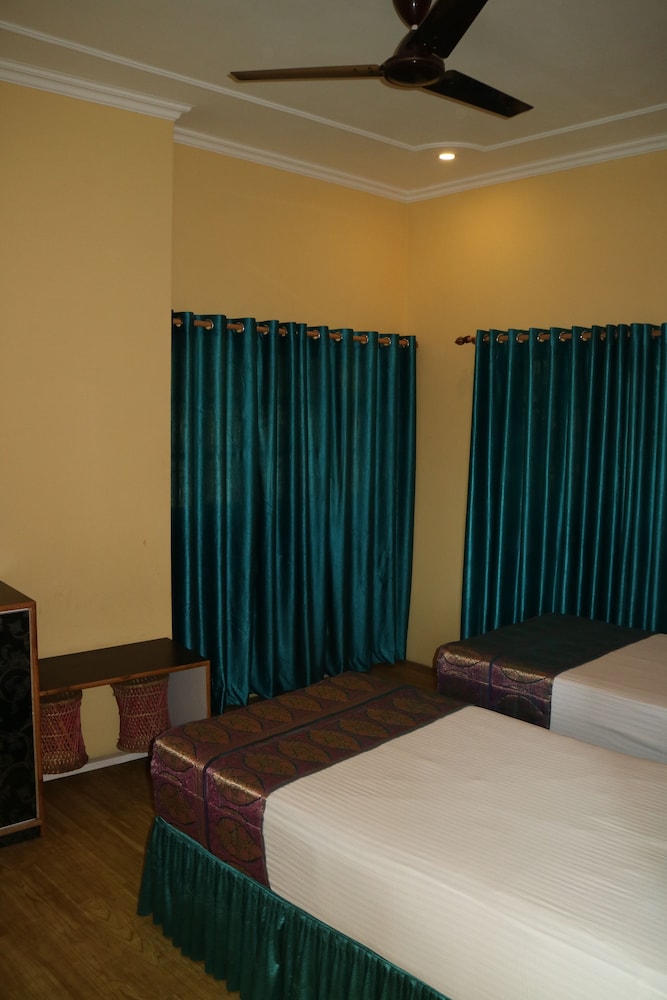 Tara Guest House 15/68