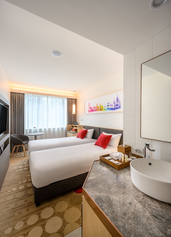 Ibis Melbourne Central 28/68