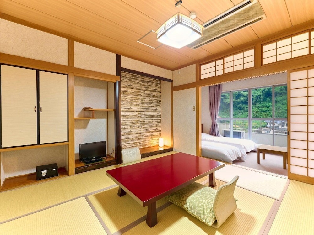 Amagase Kanko Hotel Seitenkaku 50/50