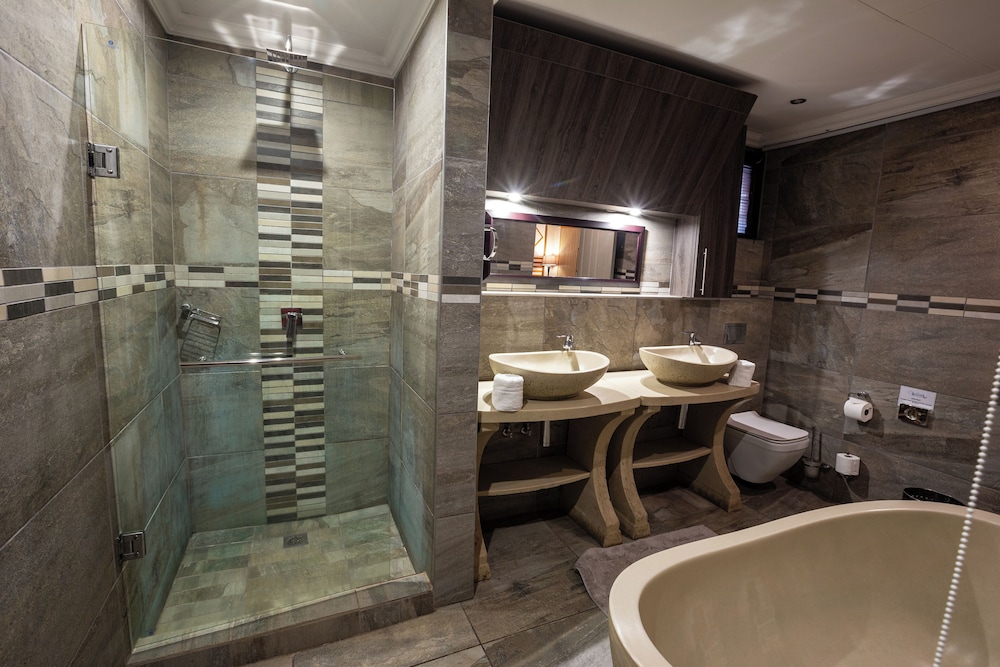 Waterfalls Boutique Hotel 20/50