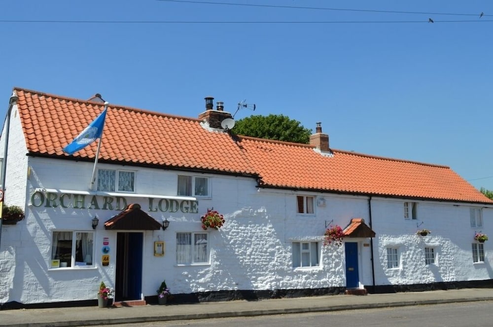 Orchard Lodge 2/48