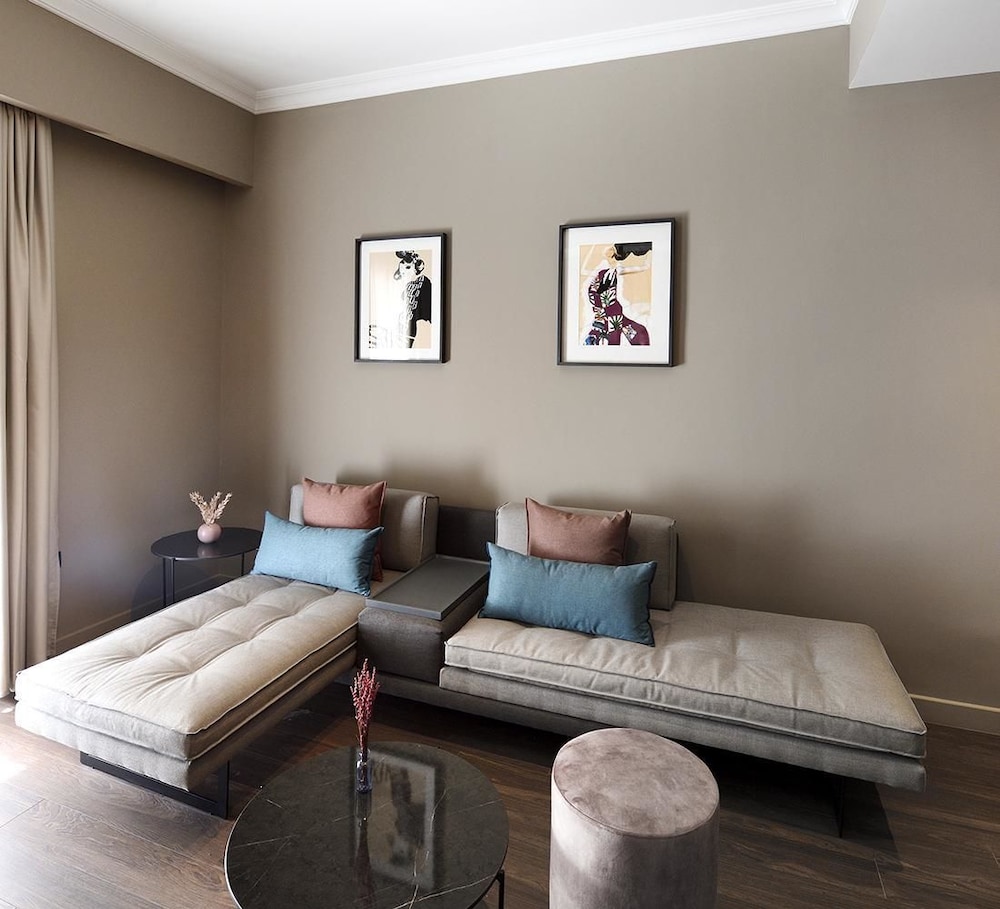 Roomore Apartments 25/50