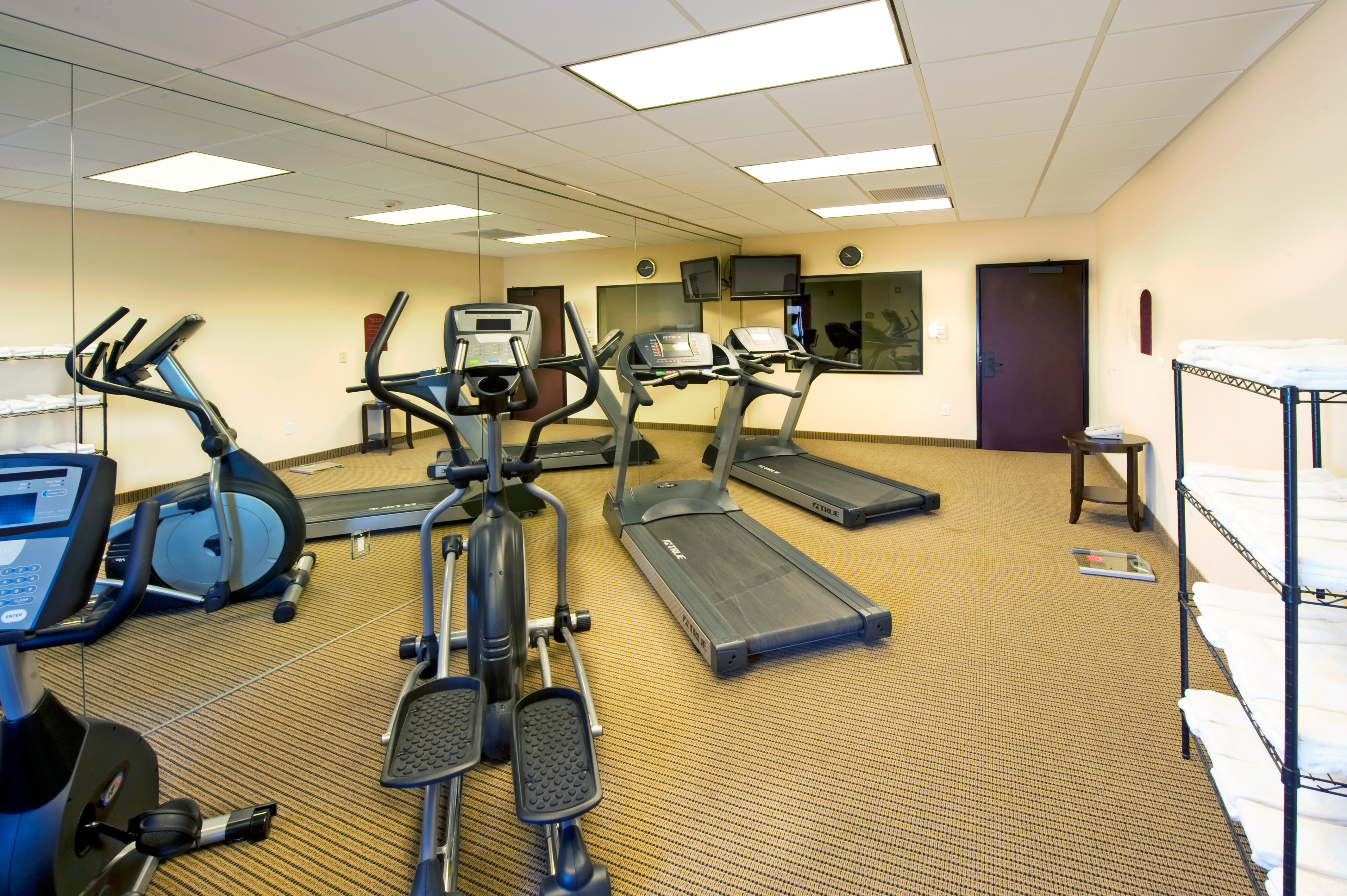 Holiday Inn Express Hotel Suites Willcox 34/53