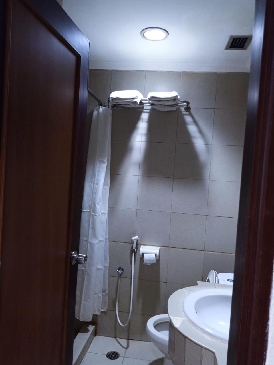 Hotel Mega Cikini 27/28