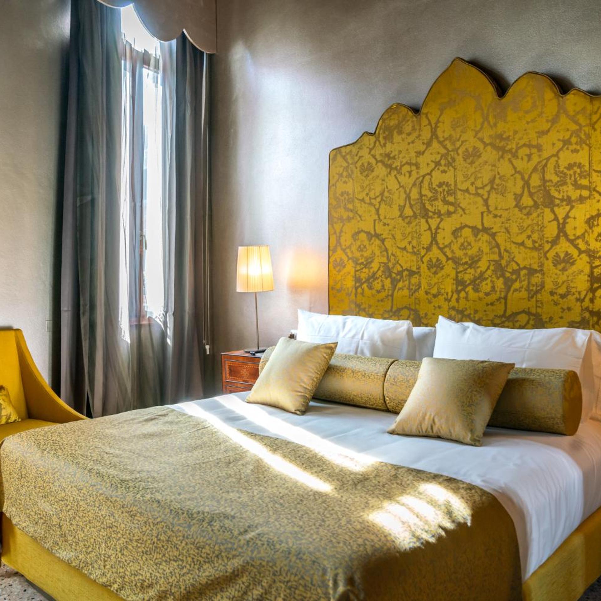 Motion, Superior, Double Bed
