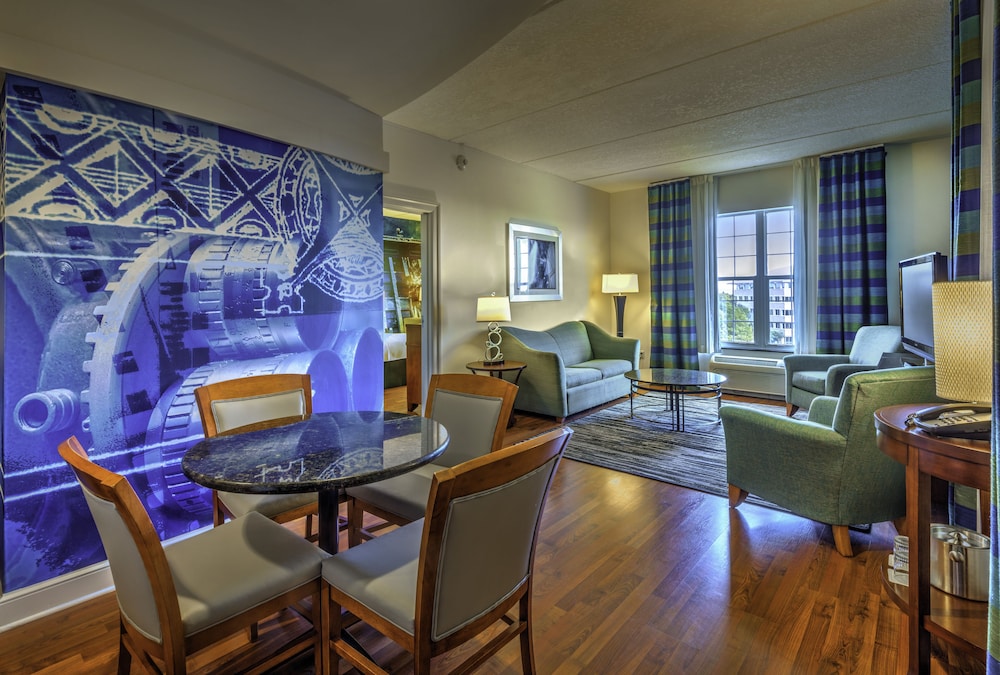 Hotel Indigo Jacksonville Deerwood Park 39/77