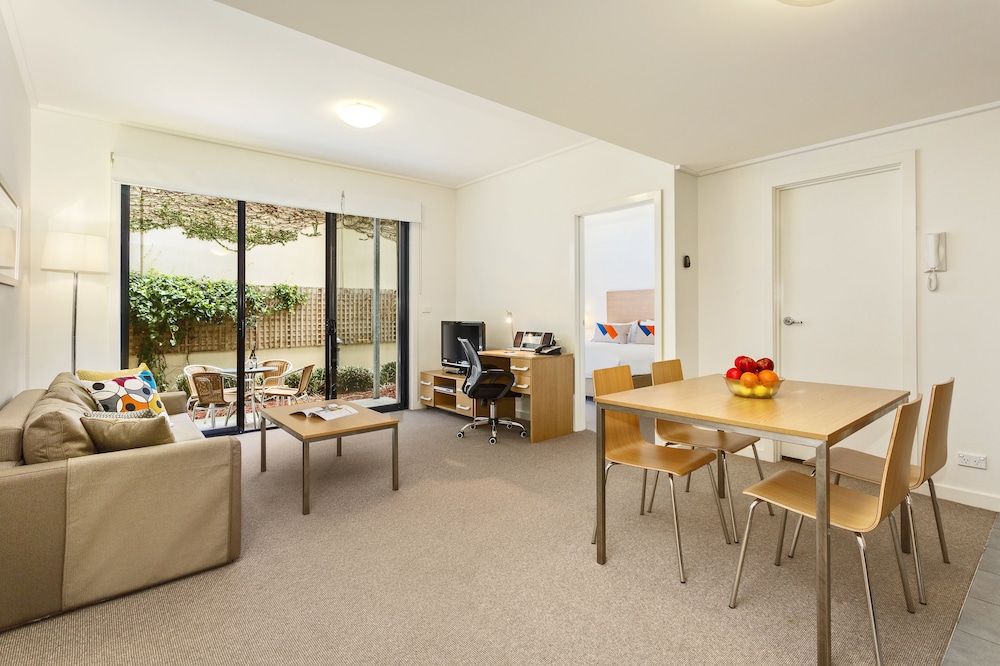 Quest Frankston 25/30