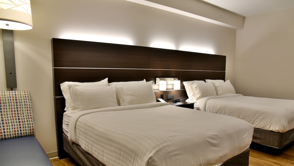 HOLIDAY INN EXPRESS & SUITES GATINEAU - OTTAWA 12/41