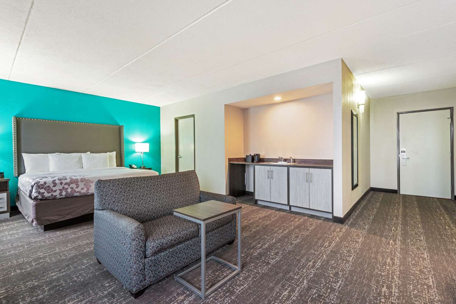 La Quinta Inn and Suites by Wyndham Jamestown 33/46