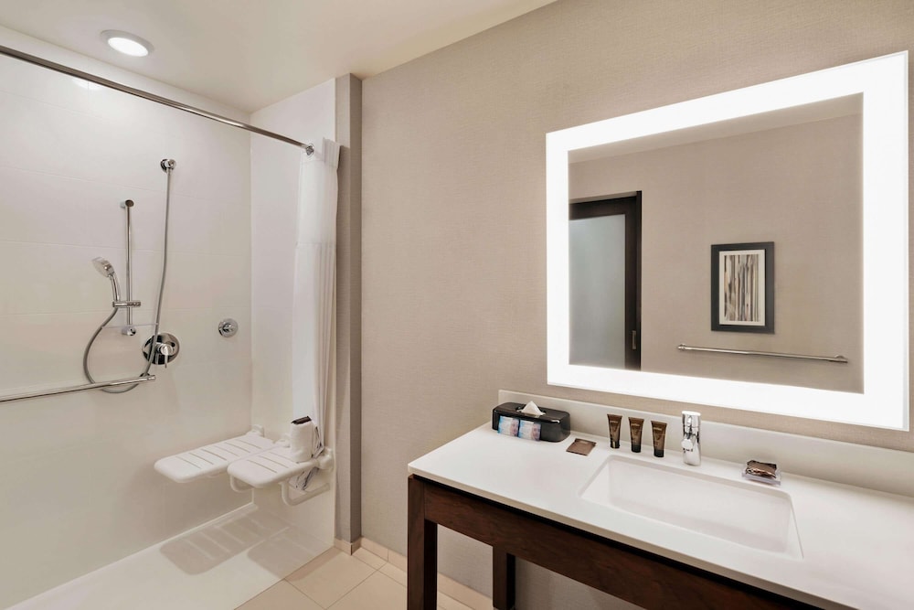 Courtyard by Marriott Seattle SeaTac Airport 45/49