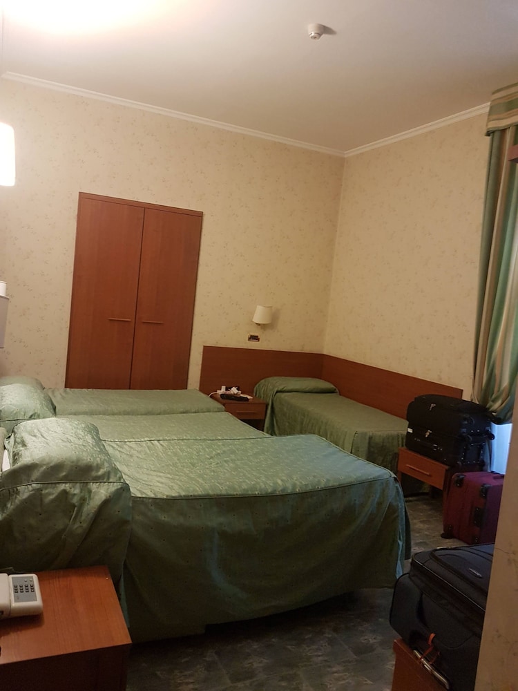 Hotel Dina 26/53