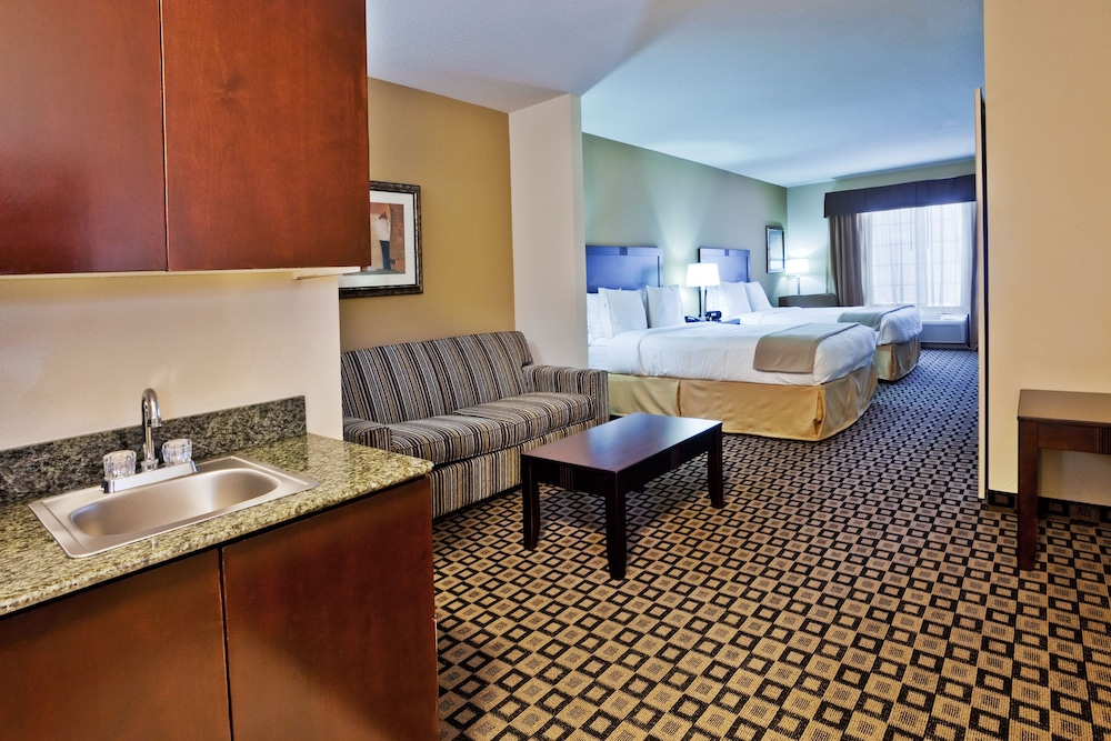 Holiday Inn Express Hotel Suites Clovis 44/49