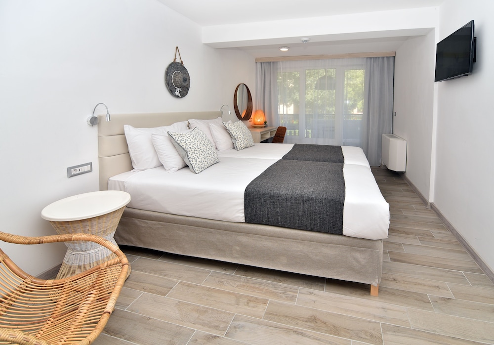 Ihotel Sunny Beach 12/48