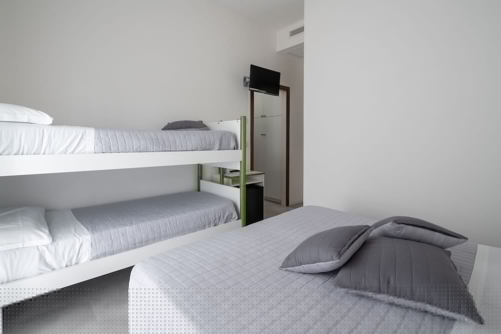 Hotel Iris 34/76