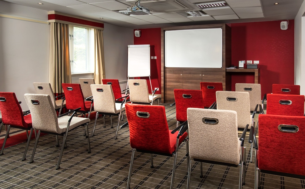 Holiday Inn Express LONDON - DARTFORD 46/52
