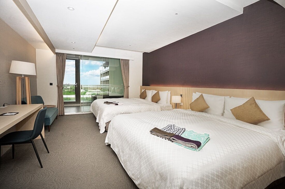 Dancewoods Hotels & Resorts 11/51