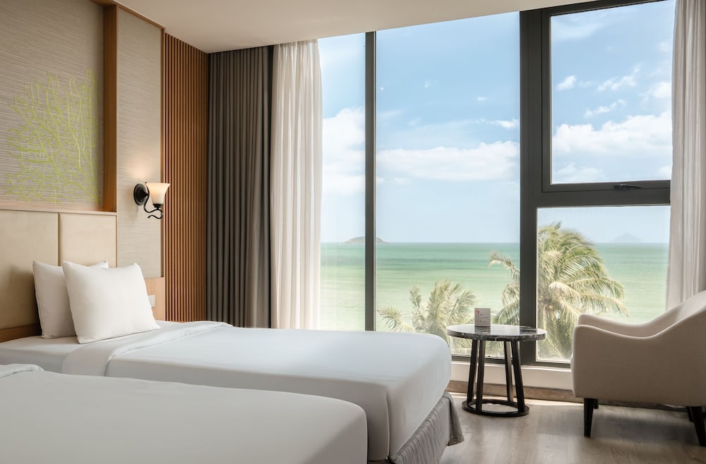 SUPERIOR, TWIN BEDS, SEA VIEW