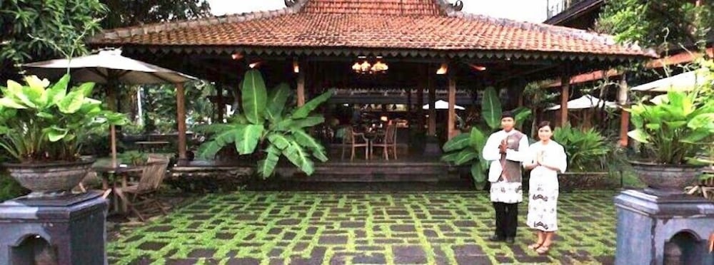 Omah Sinten Heritage Hotel & Resto 18/19