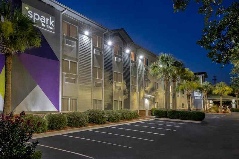Spark by Hilton Wilmington Carolina Beach Rd 17/21