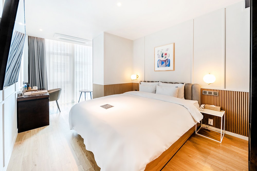 H Avenue Hotel Gwangali Beach 11/50