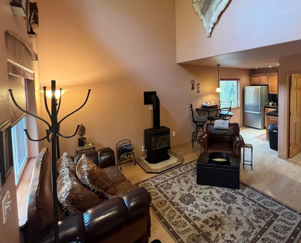 Alaska Adventure Unlimited Chalets 24/42