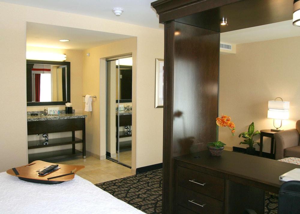 Hampton Inn and Suites Salt Lake City / Univ Foothill Dr UT 48/69