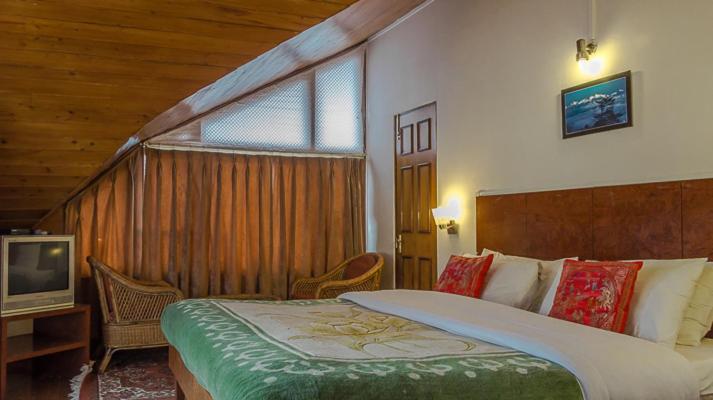 Hotel Shangri-La Regency 11/42