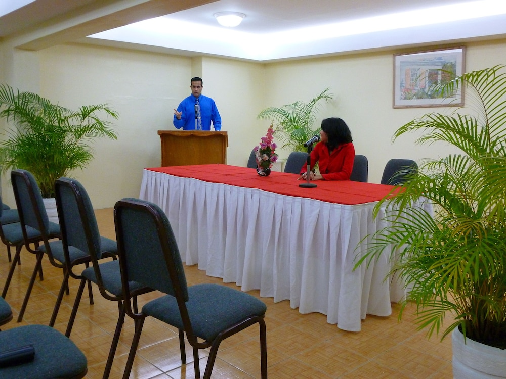 Royal Palm Suite Hotel 12/40
