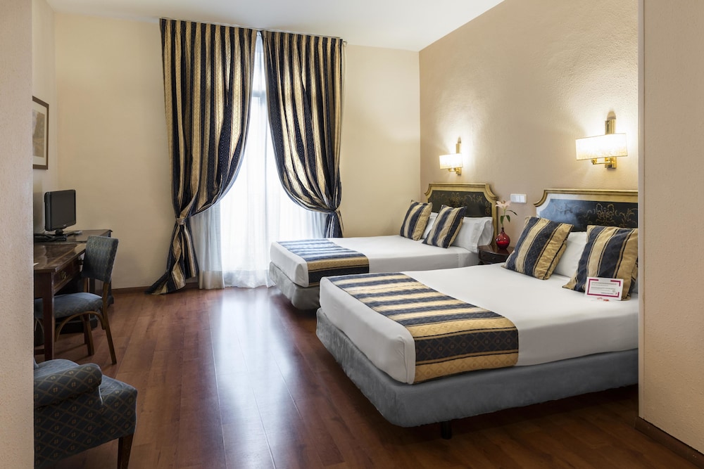 Oriente Atiram Hotel 15/77