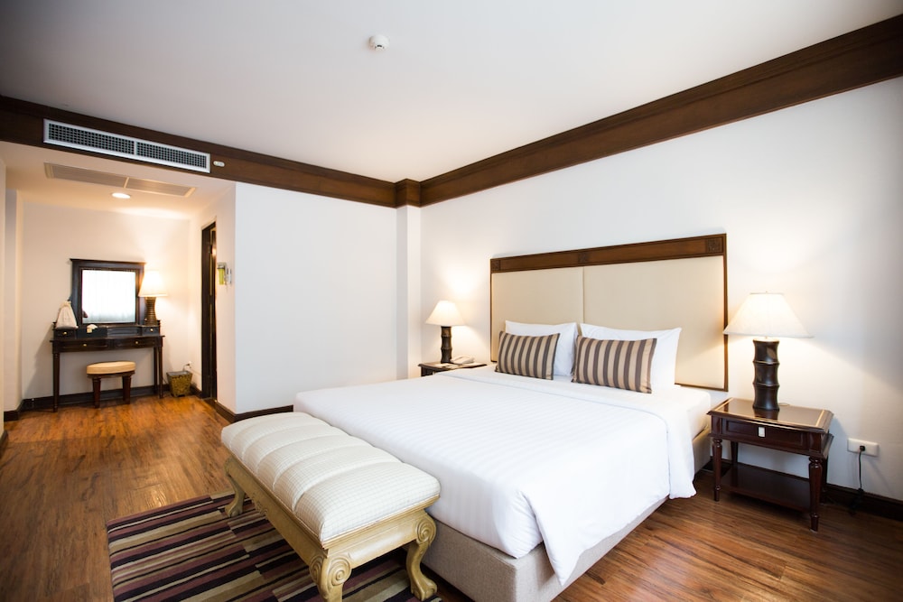 Eurasia Chiang Mai 7/50