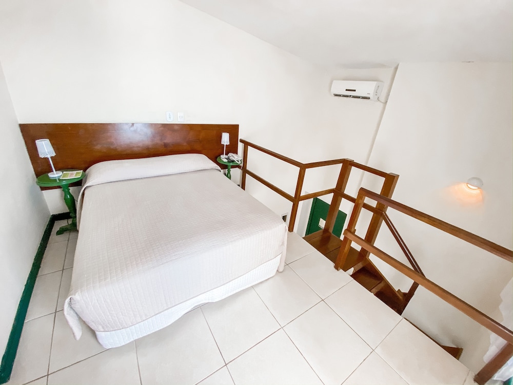 LUXURY, TRIPLE, 1 DOUBLE AND 1 SINGLE BED