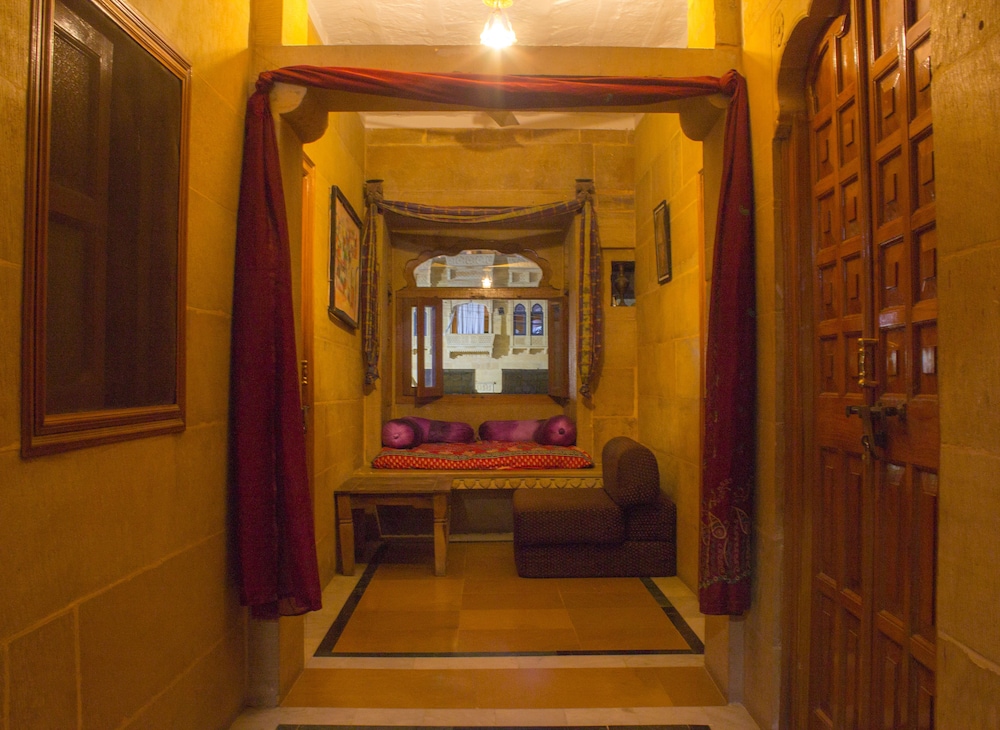 Hotel Shahi Palace 34/63