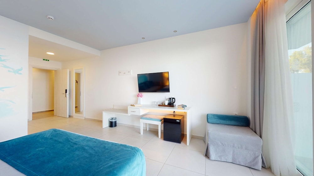 Acrotel Lily Ann Boutique Hotel 46/70