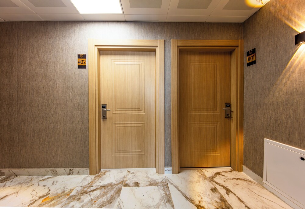 The Business Class Hotel 16/23