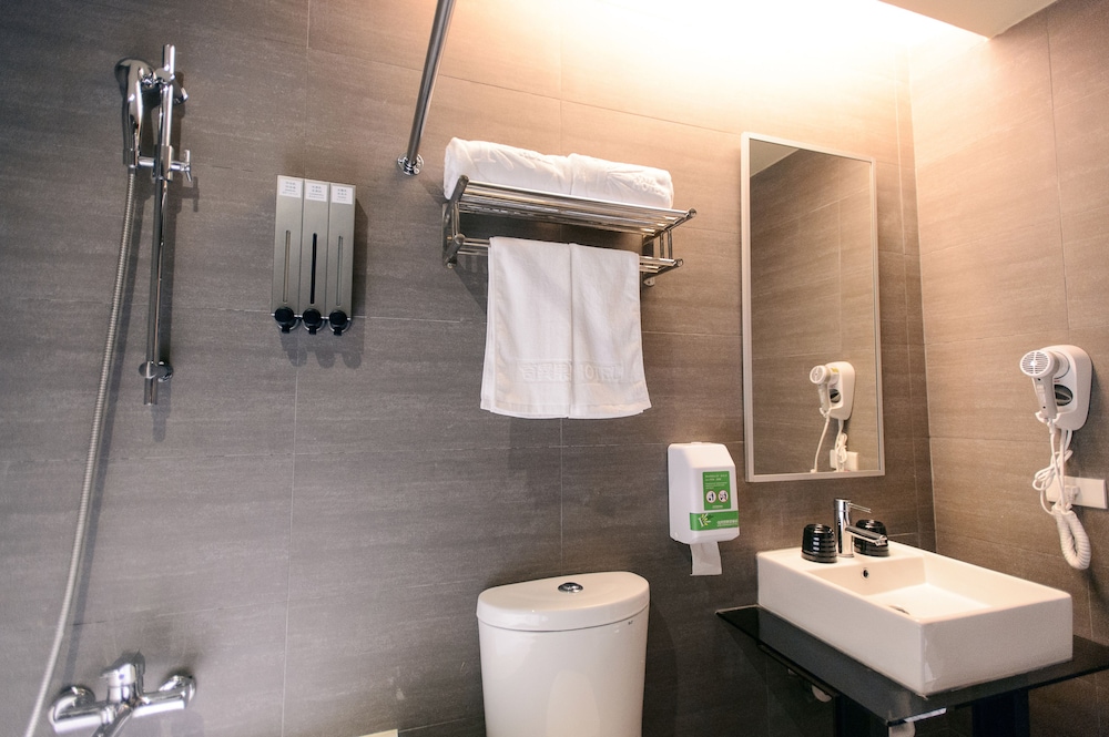 Kiwi Express Hotel-Taichung Station Branch Ii 12/60