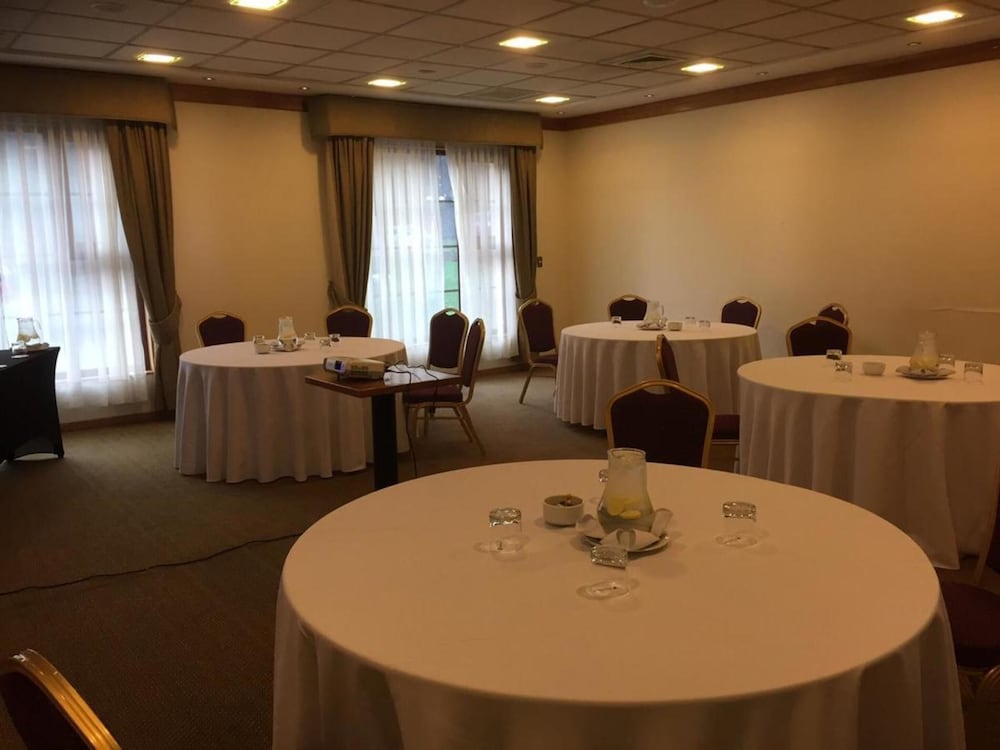 Hotel Diego de Almagro Coyhaique 40/43