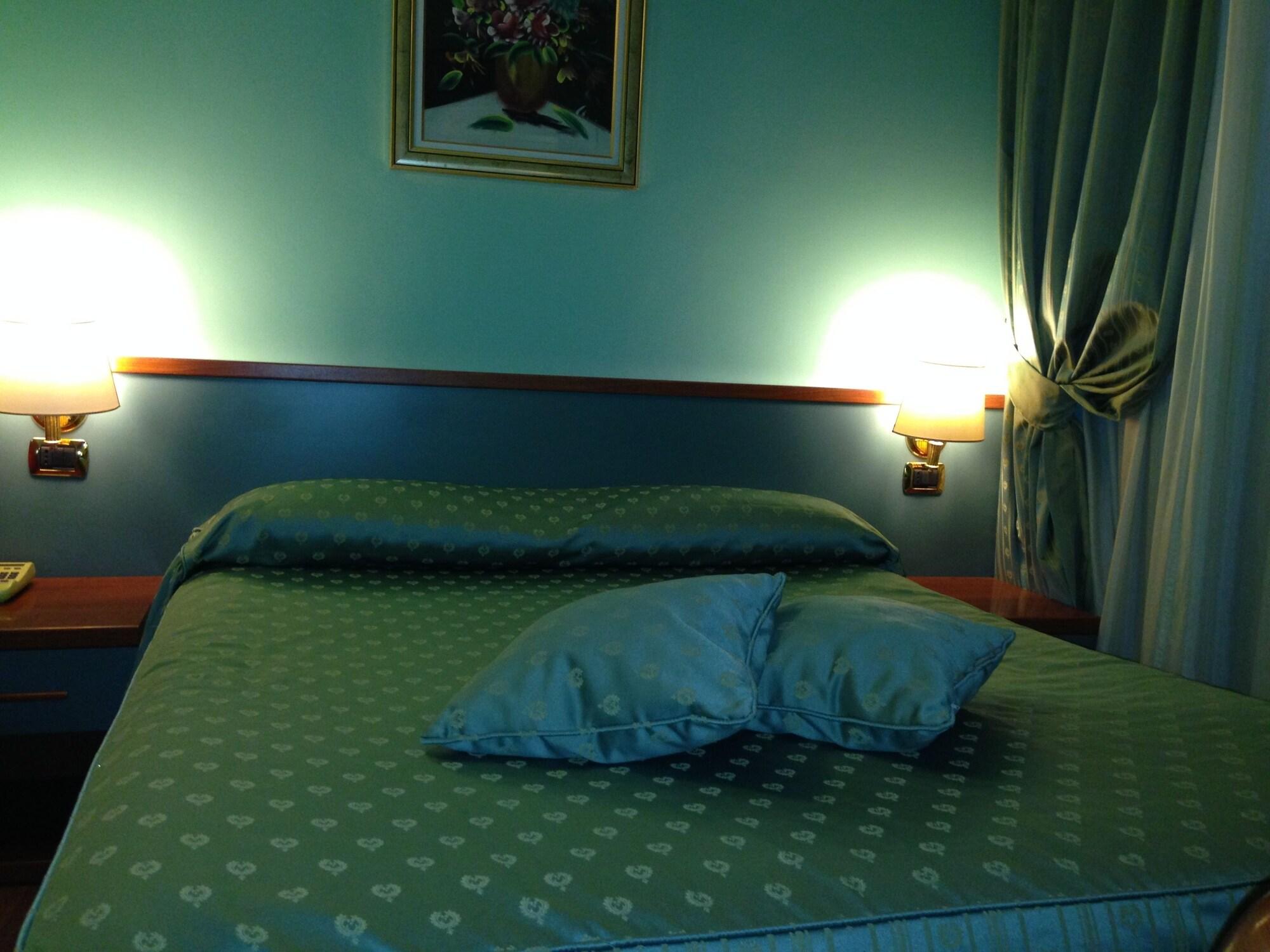 Hotel Fenicia 7/49