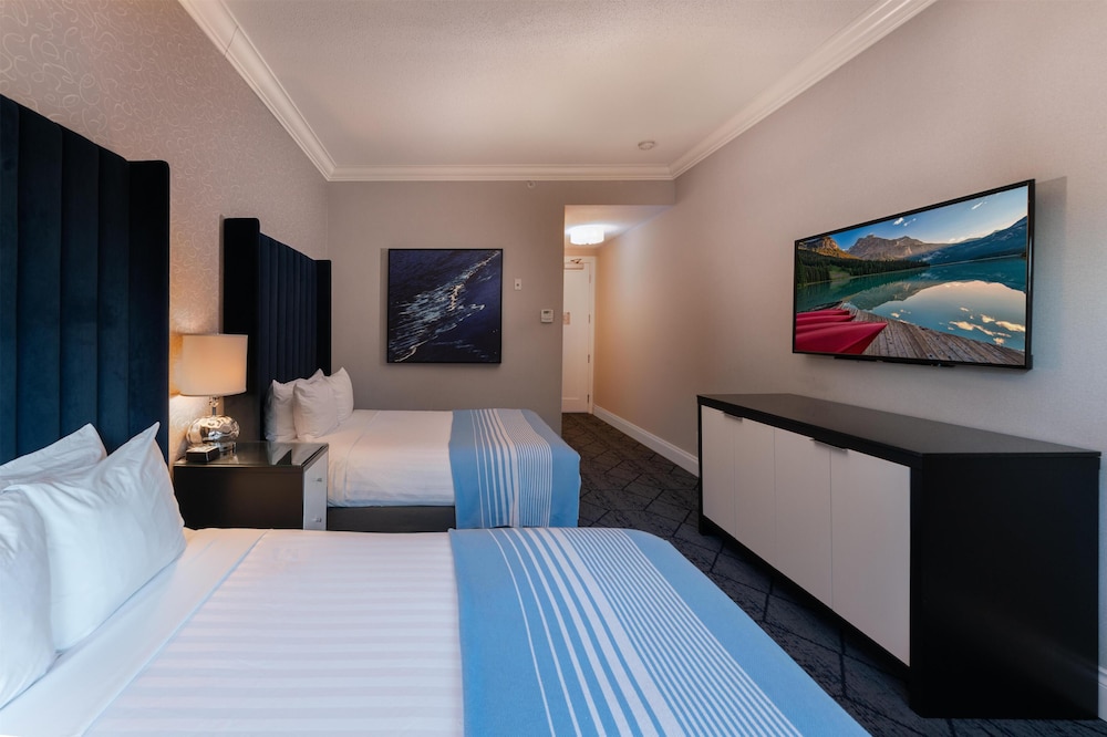 Standard, 2 Queen Beds, Prestige Floor