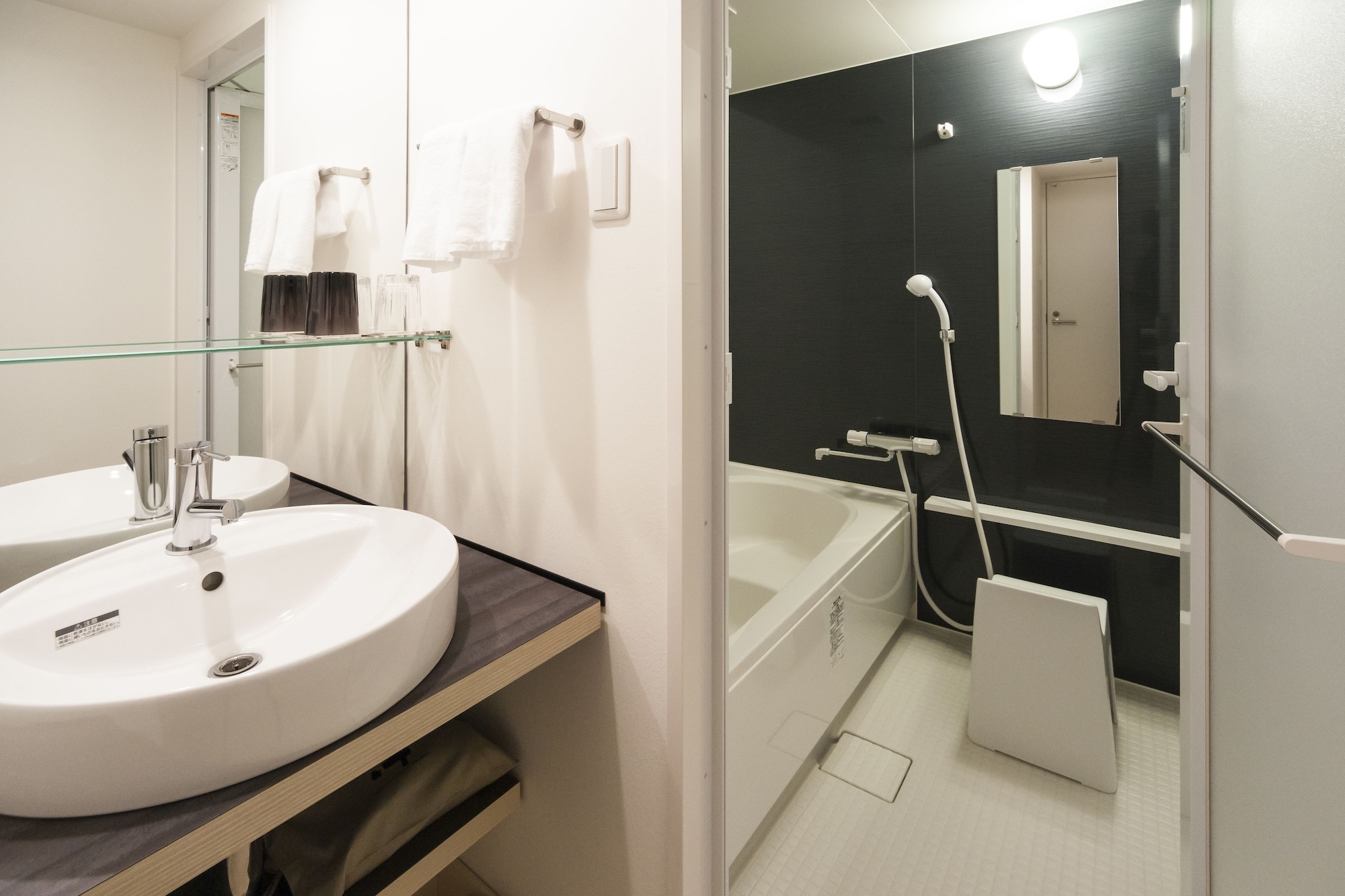 DELUXE, DOUBLE BED, EAST WING
