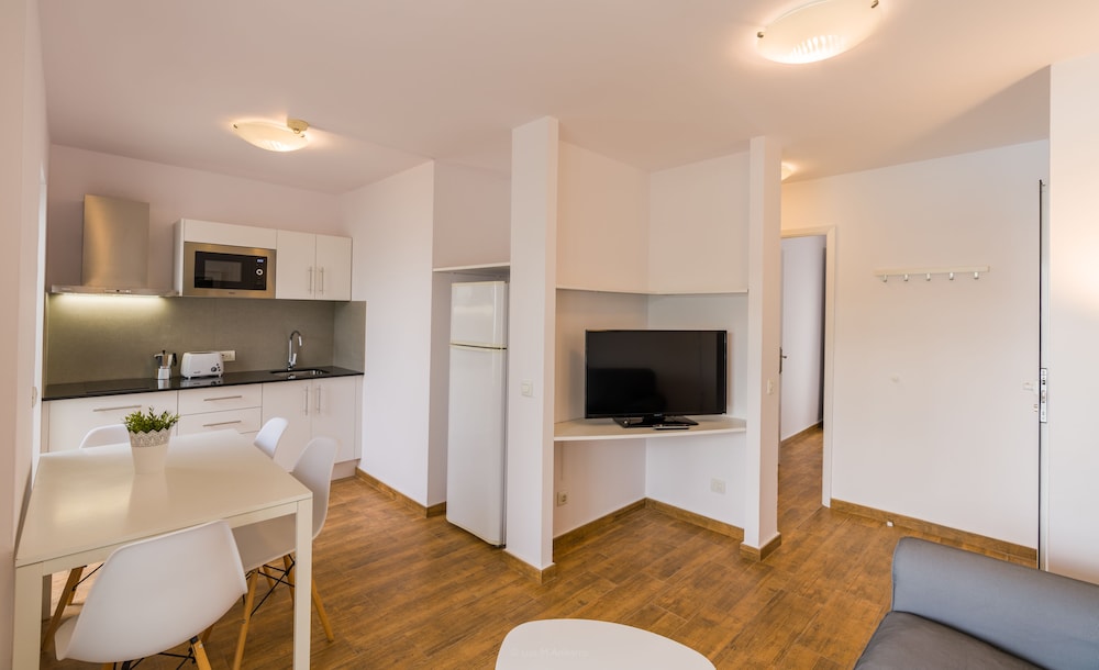 Apartamentos Los Rosales 53/75