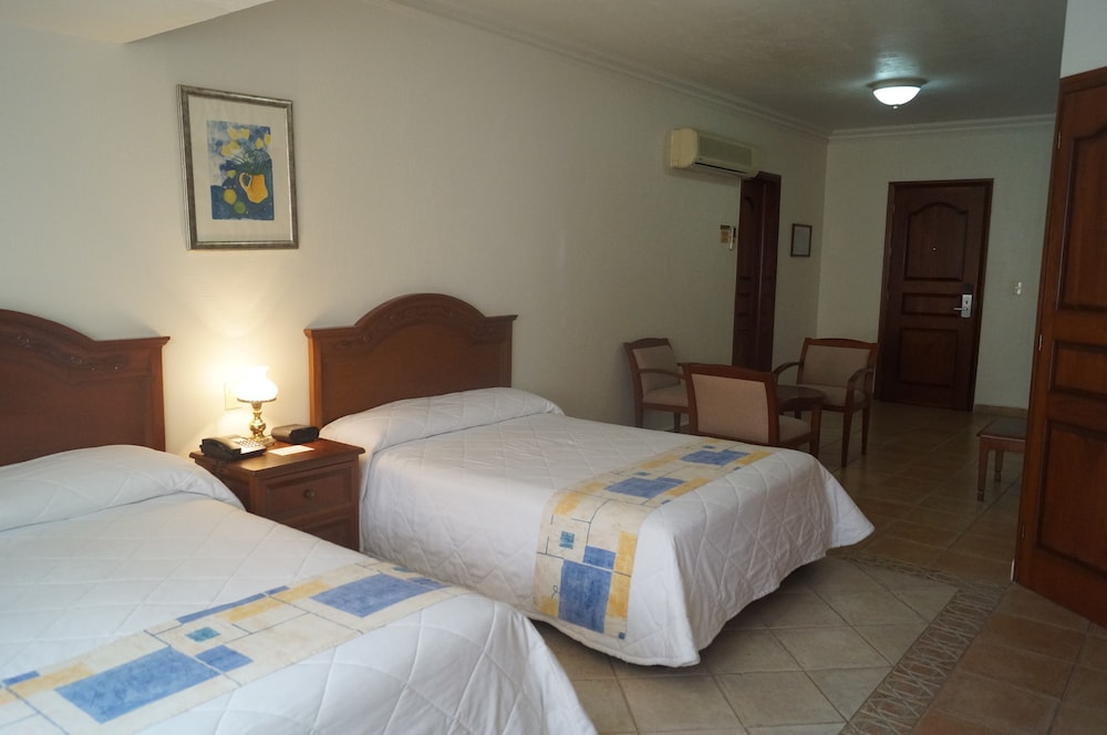 Standard, 2 Double Beds