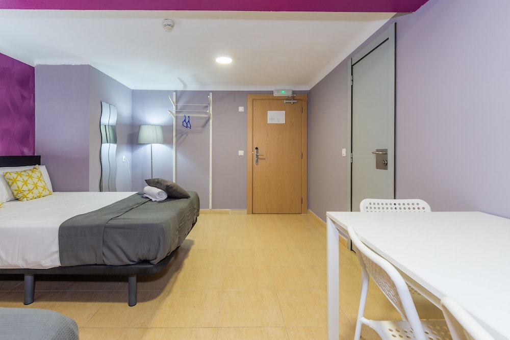Hostel Sun And Moon 10/28